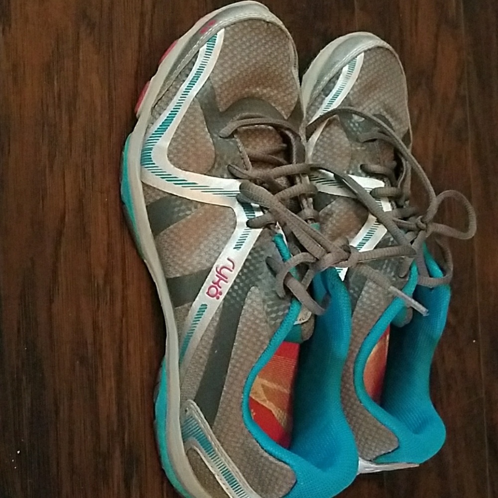 Womens Ryka tennis shoes
